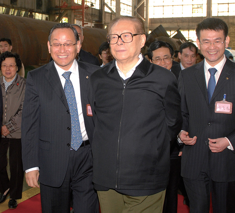 2009年4月26日，江泽民同志莅临视察。